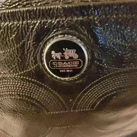 COACH VINTAGE PATENT SIGNATURE TOTE - Picture 5 of 9